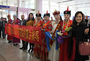 綠之韻集團董事長胡國安赴內(nèi)蒙古考察市場