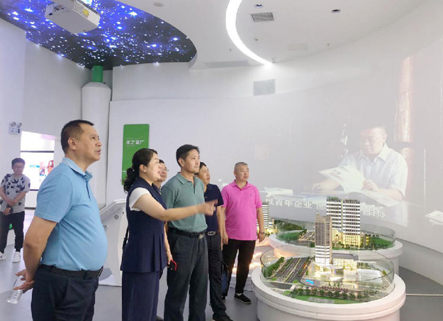 湖南省市場(chǎng)監(jiān)督管理局領(lǐng)導(dǎo)視察調(diào)研會(huì)員企業(yè)綠之韻