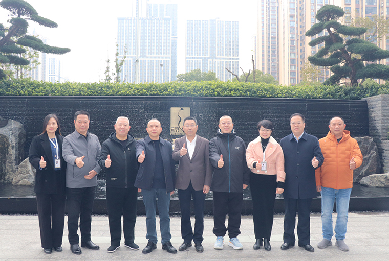 益陽(yáng)市政協(xié)副主席鄧象庭一行蒞臨綠之韻中心走訪調(diào)研